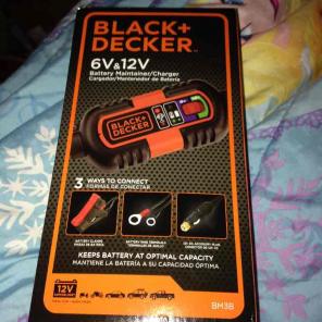 NWT Black & Decker 6&12V Battery Charger