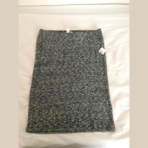 Motherhood New with tag skirt size L