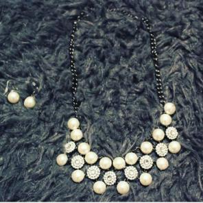 Necklace Earring set NWT