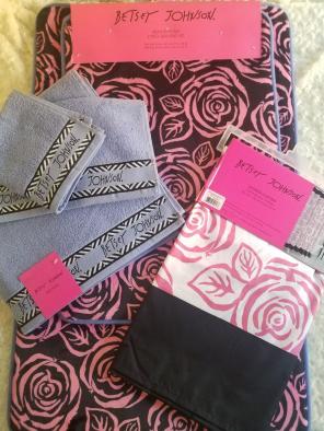 Betsey Johnson Roses bathroom set