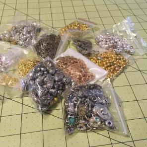 BEADING/JEWELRY SUPPLIES (MIXTURE)