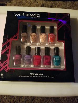 WET N WILD 9 PIECE NAIL POLISH SET