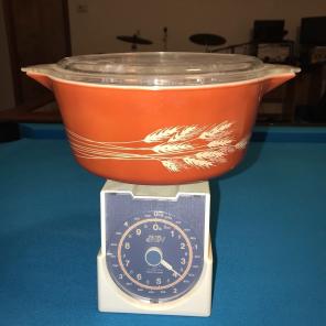 Vintage Pyrex Autumn Harvest 475 W/lid