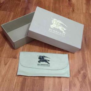 Burberry wallet box and bag