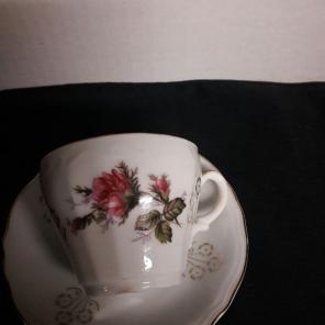 FREESHIP Vintage demi tea cup / saucer