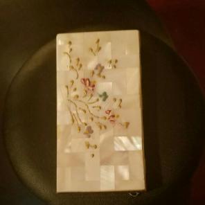 Mother of Pearl pill box w/Inlay pattern