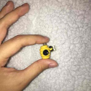 1pc Beehive with bee charm