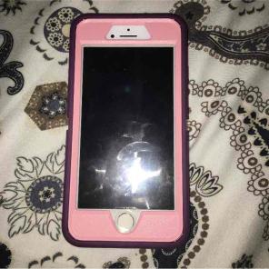 I phone 7 123gb case included