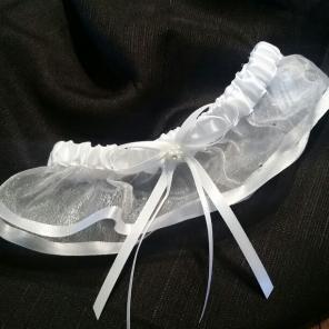 White Garter with pearls and rhinestones