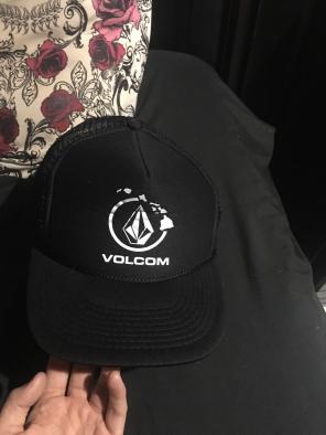 Volcom snapback never worn