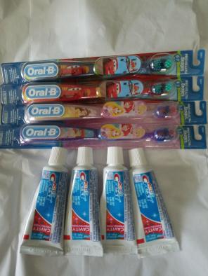 Oral B toothbrush bundle