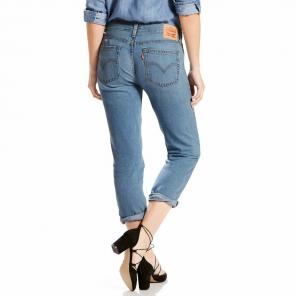 Levi's boyfriend jeans