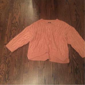 Wool sweater pink