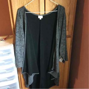BNWT Lularoe Lindsay Size L