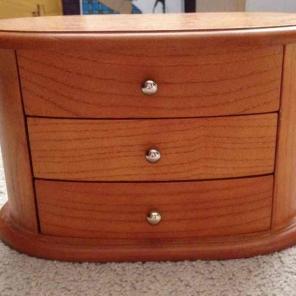 Jewelry box