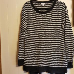 Liz Lange Maternity Sweater M