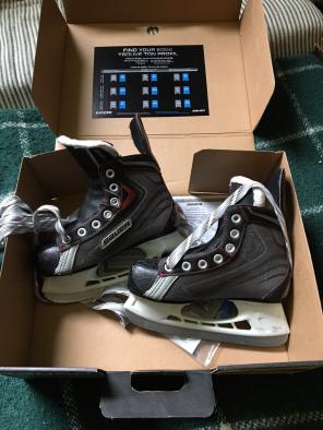 YOUTH SIZE Y13 BAUER HOCKEY SKATES