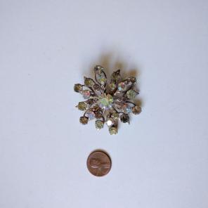 Beautiful vintage flower brooch