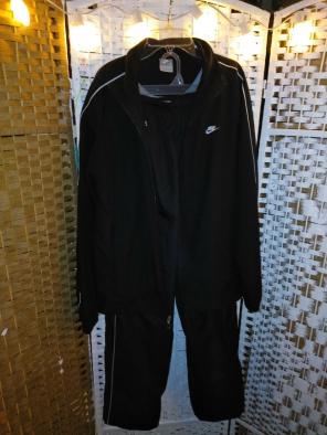 NIKE
