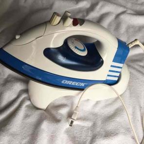 Oreck Steam Iron With Base