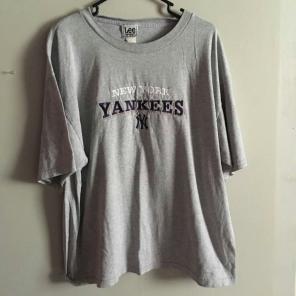 Yankees t shirt