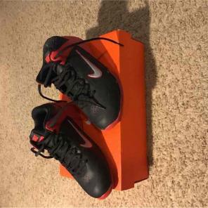 NIKE Youth sneakers size 4