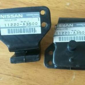 Datsun 510 Motor mounts New OEM