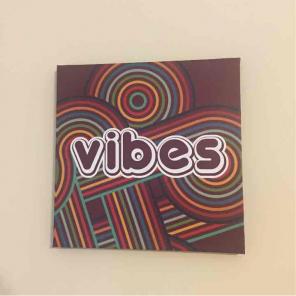 Rue 21 "Vibes" decor