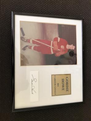 Gordie Howe Autograph