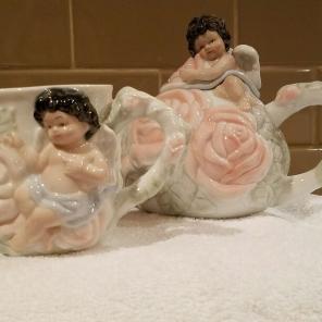 Beautiful AVON Angel TeaPot/Cup