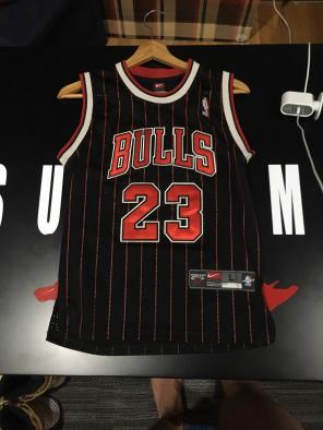 Alternate Jordan Jersey Youth Small