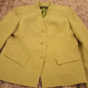 Kasper size 12/14 skirt suit
