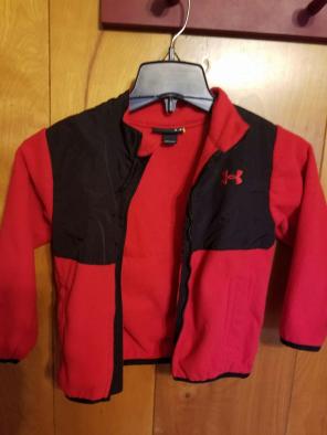 Under Armour Boys 4 zippered jacket