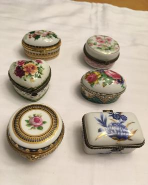 ✨ ON HOLD ✨ 10 Ceramic Trinket Boxes