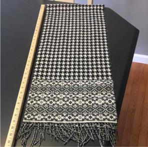 HOUNDSTOOTH SCARF