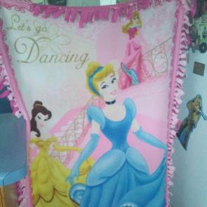 Disney Princess tie blanket