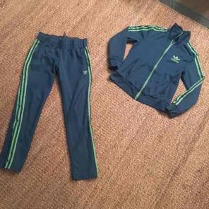 Adidas set sz medium