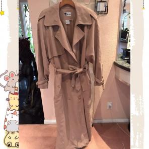 Women's Tan Trench Coat Size 22