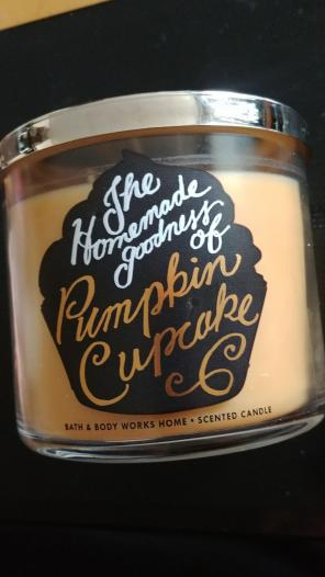 Pumpkin Cupcake 3 wick candle