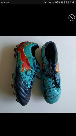 Soccer cleats