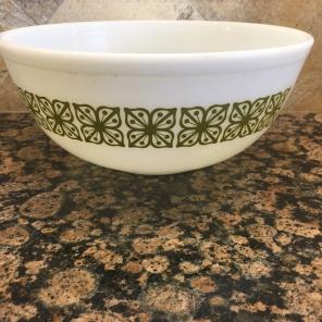 Pyrex Bowl 404 4qt