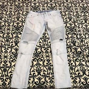 Biker distressed jeans