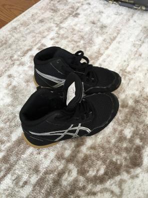 MathFlex youth wrestling Size 12