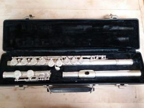 Gemeinhardt Flute w/ Book (ON HOLD)