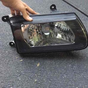 2002 Isuzu Rodeo sport side headlight