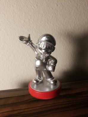 Silver Mario Amiibo