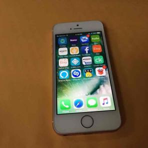 iPhone se rose gold 64gb