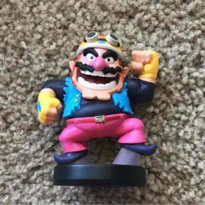 Rosalina and wario amiibo
