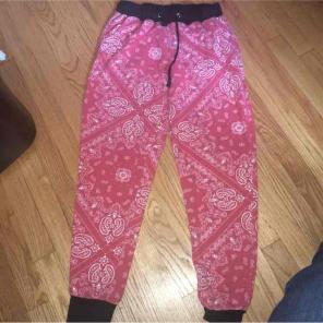RUE 21 JOGGERS SIZE MEDIUM