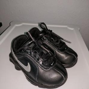 Toddler Nike Sneakers Size 6